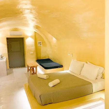 M Santorini Johnnie Cave