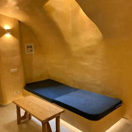 M Santorini Johnnie Cave