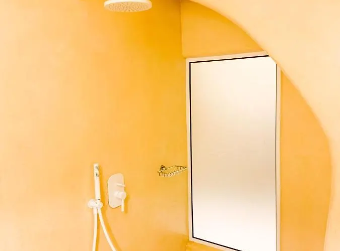 M Santorini Johnnie Cave Дом отдыха