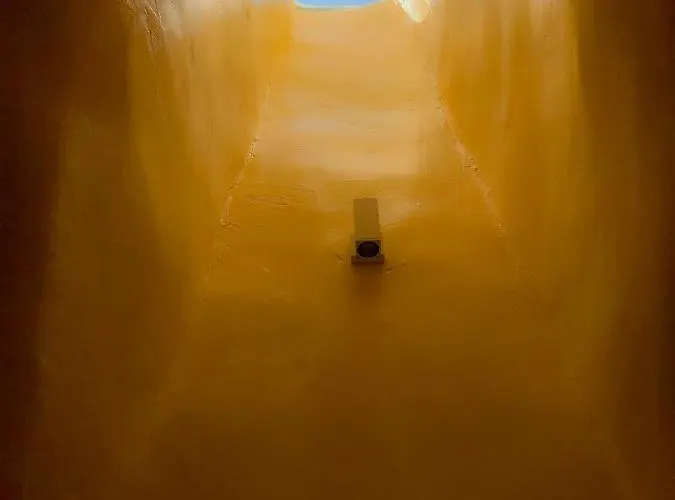 M Santorini Johnnie Cave *